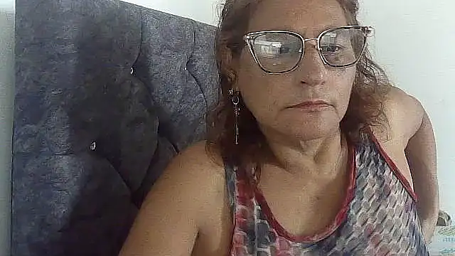 Snapshot of charrysexy1 chatting on 31, 10, 2025 charrysexy1 online show from 31, 10, 2025