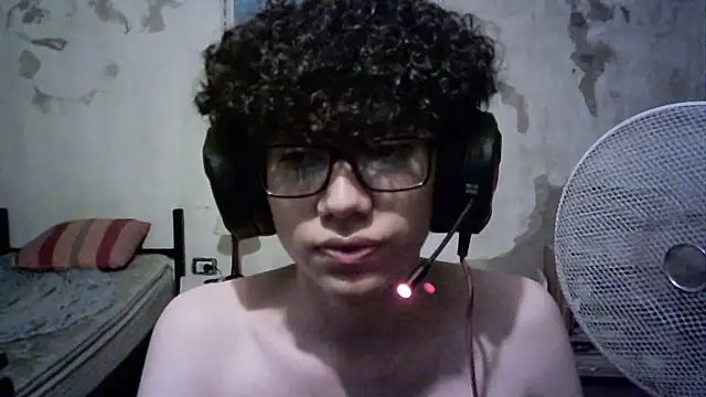 Snapshot of Emv2 chatting on 26, 2, 2025 Emv2 online show from 26, 2, 2025