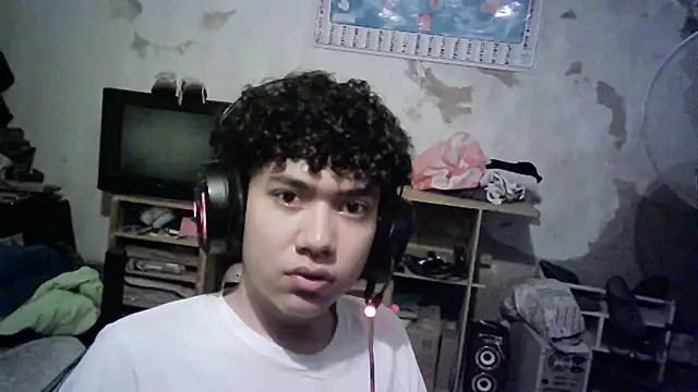 Snapshot of Emv2 chatting on 11, 1, 2026 Emv2 online show from 11, 1, 2026