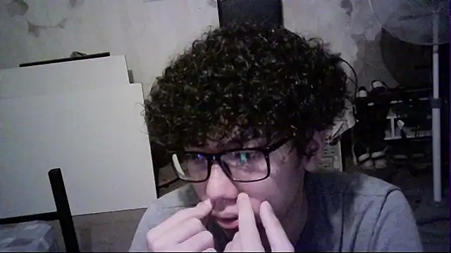 Snapshot of Emv2 chatting on 28, 3, 2026 Emv2 online show from 28, 3, 2026