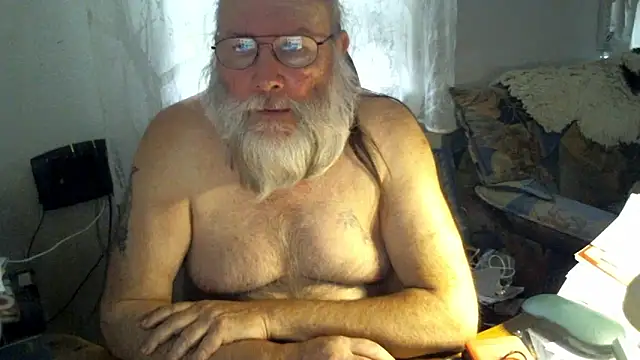 Snapshot of SexySantaC chatting on 8, 10, 2025 SexySantaC online show from 8, 10, 2025
