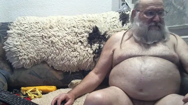 Snapshot of SexySantaC chatting on 19, 10, 2025 SexySantaC online show from 19, 10, 2025