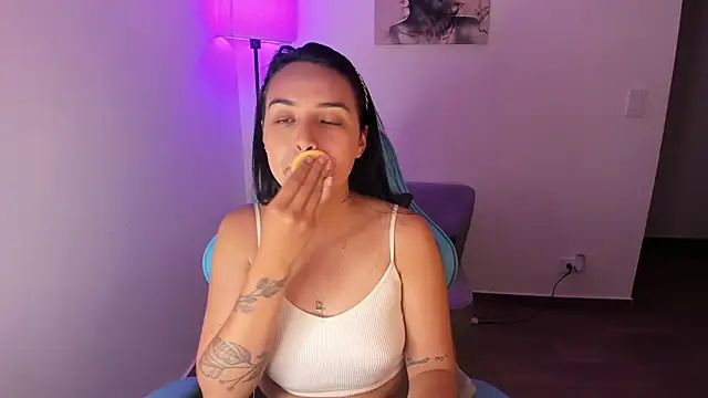 Miss Nicole online show from 4, 4, 2026