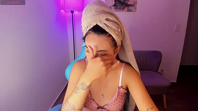 Miss Nicole online show from 25, 4, 2026