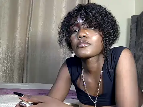 Snapshot of HarlotyQueen chatting on 13, 11, 2025 HarlotyQueen online show from 13, 11, 2025