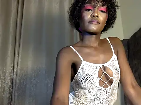 Snapshot of HarlotyQueen chatting on 16, 11, 2025 HarlotyQueen online show from 16, 11, 2025