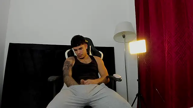 Snapshot of Evan_stoner chatting on 8, 10, 2025 Evan stoner online show from 8, 10, 2025