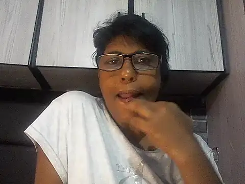 Snapshot of MsAttitude chatting on 6, 1, 2026 MsAttitude online show from 6, 1, 2026