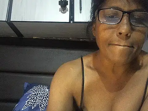 Snapshot of MsAttitude chatting on 10, 1, 2026 MsAttitude online show from 10, 1, 2026