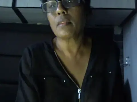 Snapshot of MsAttitude chatting on 5, 4, 2026 MsAttitude online show from 5, 4, 2026