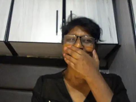 Snapshot of MsAttitude chatting on 8, 4, 2026 MsAttitude online show from 8, 4, 2026