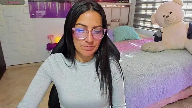 Snapshot of alma_blue chatting on 31, 7, 2026 alma blue online show from 31, 7, 2026