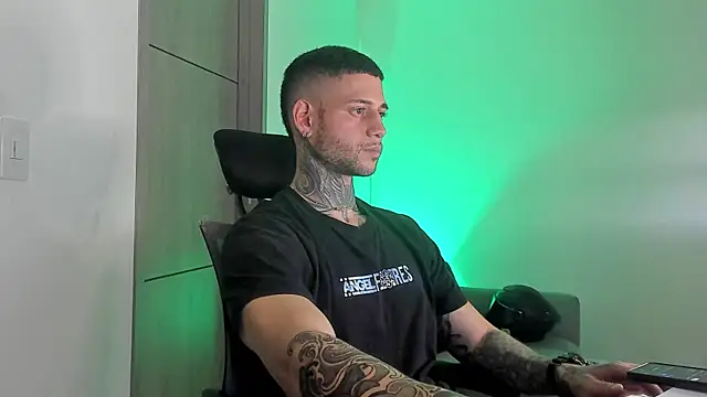  jamesleandros1 online show from 20, 5, 2026