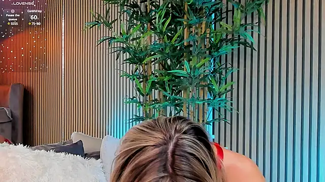 Avril Cyrus online show from 5, 2, 2025