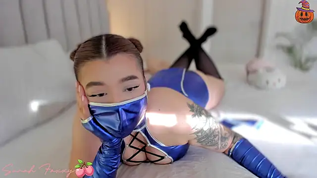 Snapshot of Foxxy222_ chatting on 25, 10, 2025 Foxxy222  online show from 25, 10, 2025