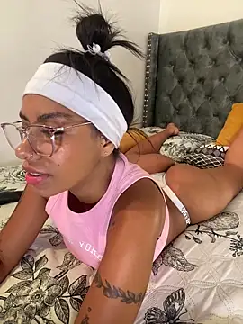 Snapshot of ATENEA_SEXXXY chatting on 1, 11, 2025 ATENEA SEXXXY online show from 1, 11, 2025