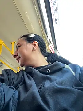 Abril Luv online show from 13, 11, 2025