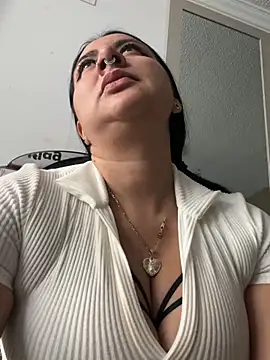 Abril Luv online show from 27, 6, 2026