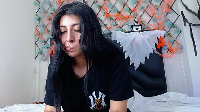 EmmaWilliamss online show from 1, 11, 2025