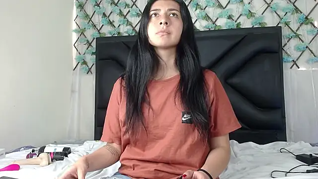 EmmaWilliamss online show from 13, 11, 2025