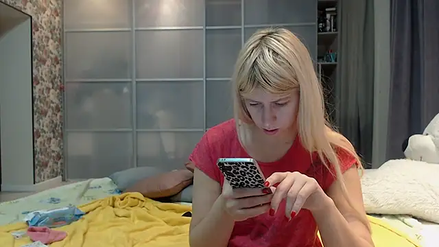 KyliePag online show from 15, 12, 2025