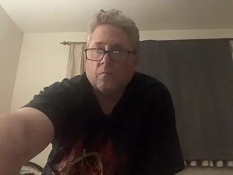 Snapshot of iwantutocum1X chatting on 25, 2, 2026 iwantutocum1X online show from 25, 2, 2026