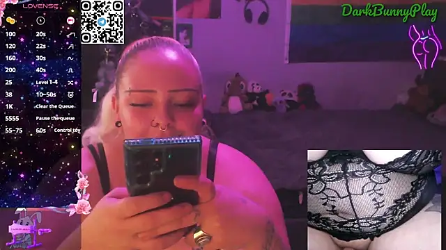 Snapshot of DarkBunnyPlay chatting on 18, 12, 2025 DarkBunnyPlay online show from 18, 12, 2025