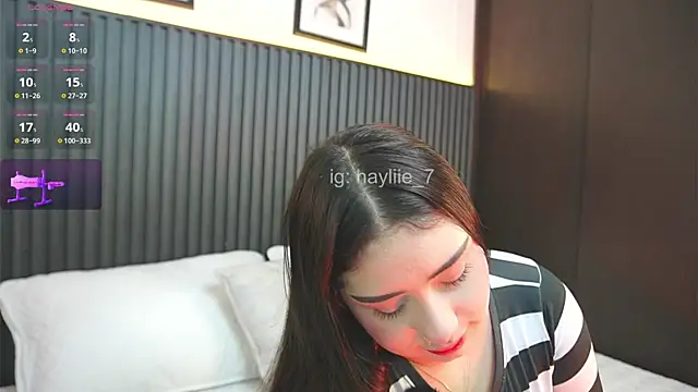 haylie  online show from 24, 4, 2026