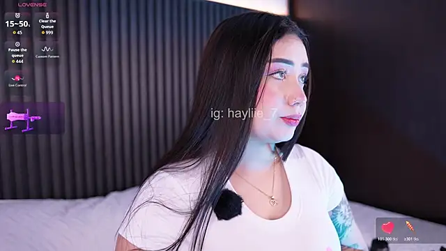 haylie  online show from 23, 6, 2026