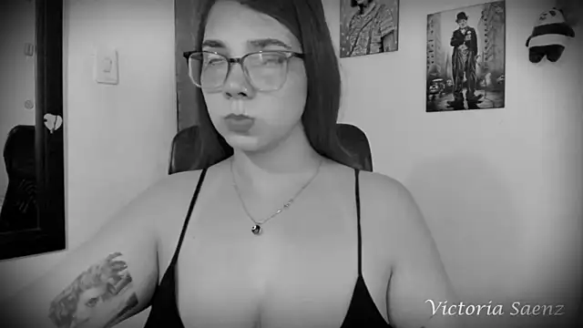 victoriaasaenz  online show from 13, 2, 2025