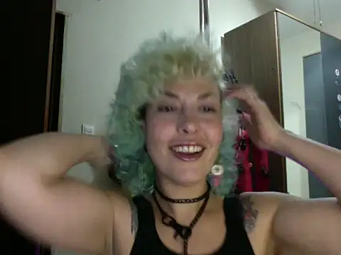 Snapshot of MariLouM chatting on 1, 7, 2026 MariLouM online show from 1, 7, 2026