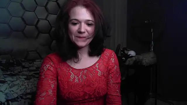 Naomi Robbins Love online show from 7, 10, 2025