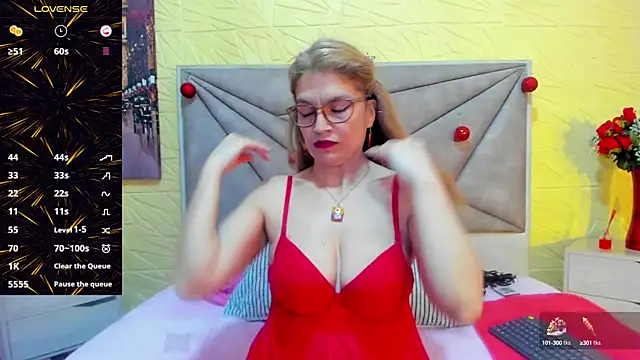 Snapshot of Esmeralda_oikos chatting on 4, 2, 2025 Esmeralda oikos online show from 4, 2, 2025