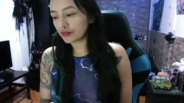 Snapshot of AngelaQueen_ chatting on 14, 10, 2025 AngelaQueen  online show from 14, 10, 2025