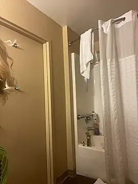 SlimBeenBadd1981 online show from 10, 12, 2024