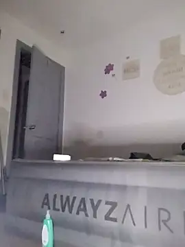 SlimBeenBadd1981 online show from 10, 9, 2025