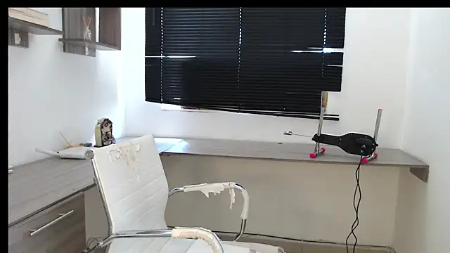 MIYESSI online show from 8, 9, 2025