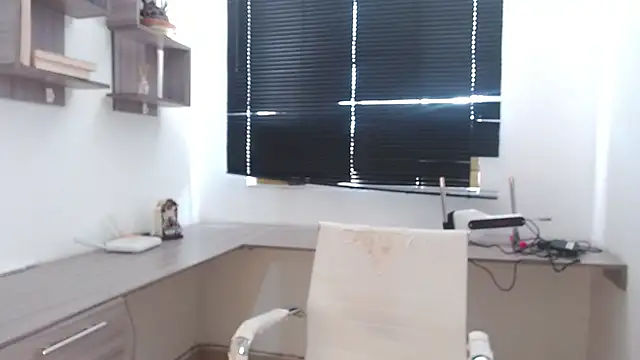 MIYESSI online show from 17, 9, 2025