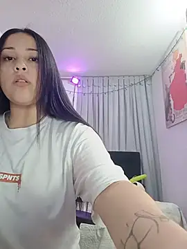 Snapshot of persefone_core chatting on 28, 11, 2025 persefone core online show from 28, 11, 2025