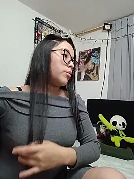 Snapshot of persefone_core chatting on 4, 12, 2025 persefone core online show from 4, 12, 2025