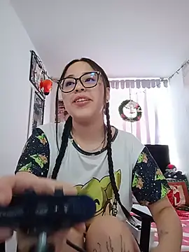 Snapshot of persefone_core chatting on 21, 12, 2025 persefone core online show from 21, 12, 2025