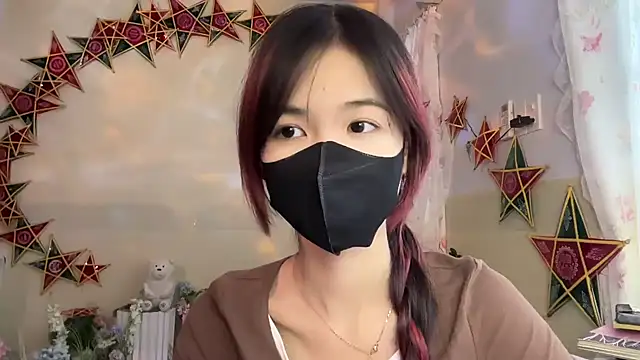 Snapshot of Your-Sunshine chatting on 22, 9, 2025 Your-Sunshine online show from 22, 9, 2025