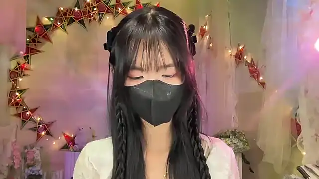 Snapshot of Your-Sunshine chatting on 7, 10, 2025 Your-Sunshine online show from 7, 10, 2025