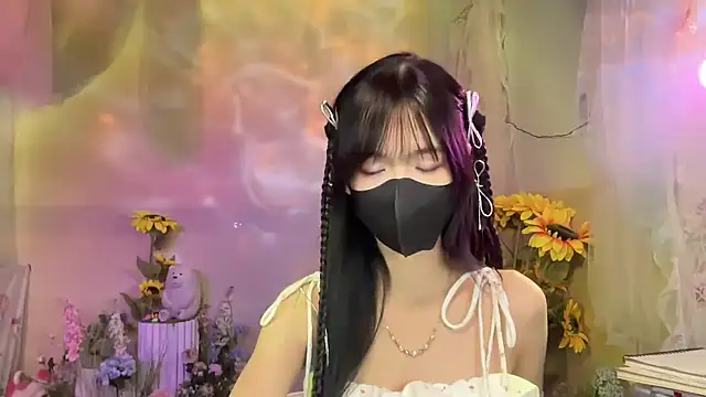 Snapshot of Your-Sunshine chatting on 11, 10, 2025 Your-Sunshine online show from 11, 10, 2025