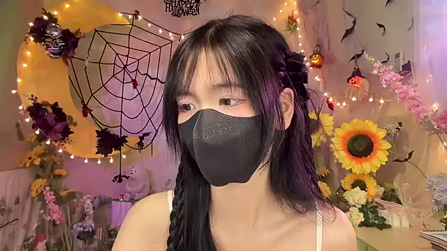 Snapshot of Your-Sunshine chatting on 17, 10, 2025 Your-Sunshine online show from 17, 10, 2025