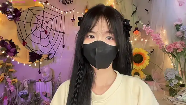 Snapshot of Your-Sunshine chatting on 24, 10, 2025 Your-Sunshine online show from 24, 10, 2025