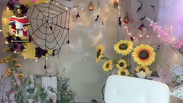 Snapshot of Your-Sunshine chatting on 25, 10, 2025 Your-Sunshine online show from 25, 10, 2025