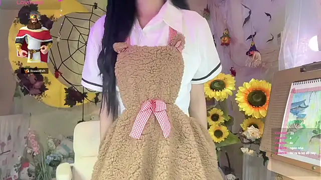 Snapshot of Your-Sunshine chatting on 4, 11, 2025 Your-Sunshine online show from 4, 11, 2025