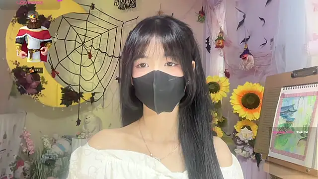 Snapshot of Your-Sunshine chatting on 6, 11, 2025 Your-Sunshine online show from 6, 11, 2025