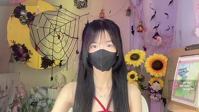 Snapshot of Your-Sunshine chatting on 6, 11, 2025 Your-Sunshine online show from 6, 11, 2025